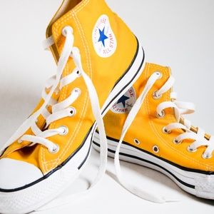 YELLOW CONVERSE